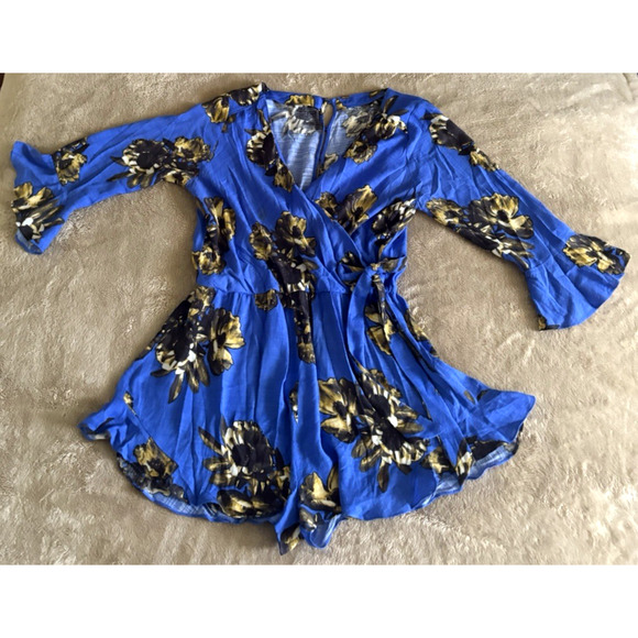 Free People '25 Royal Blue Floral Romper Rush Ruffles Wrap Front about Sz L-XL - Picture 13 of 16